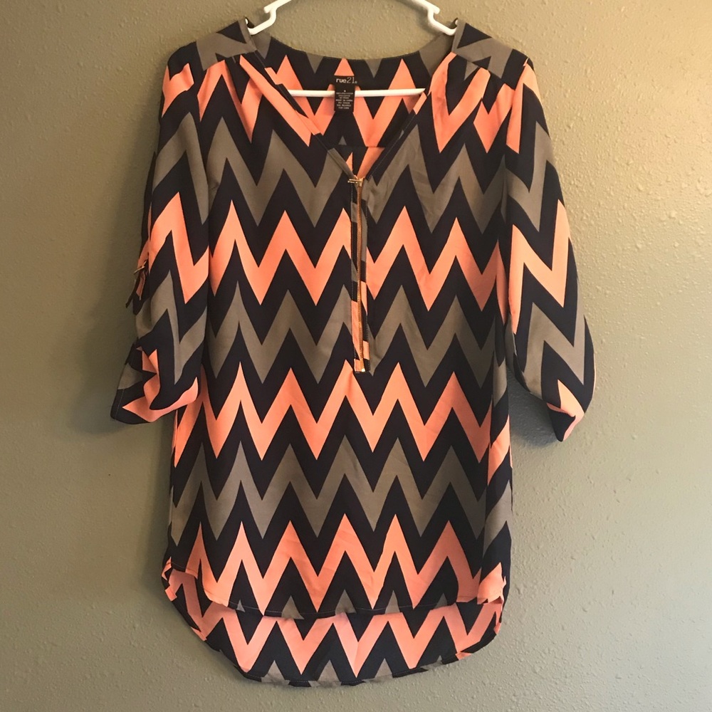3 Qtr Sleeve Zip Zag Shirt 💜For Bundles Only💜